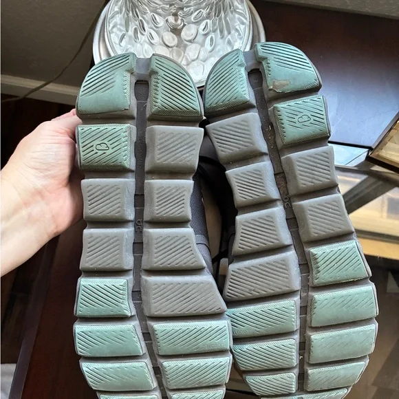 Good Used Condition- On Running Men's Gray Athletic Shoes - Picture 10 of 14